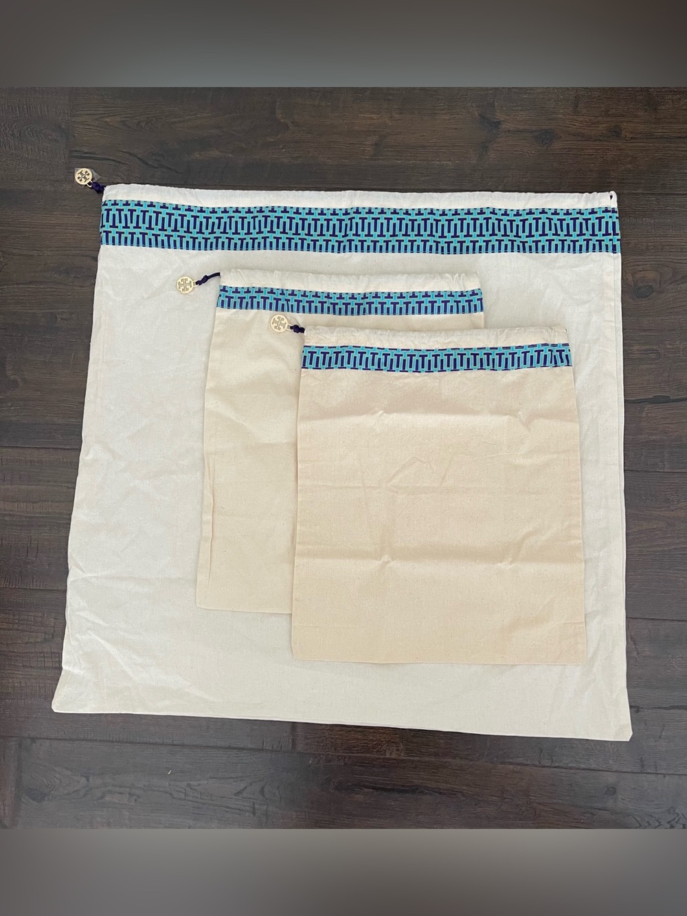TORY BURCH Dust Bag Drawstring Bags TB Charm Set of 3 NWOT